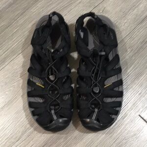 Keen Whisper Black-Magnet Water/Hiking Sandals          size 11